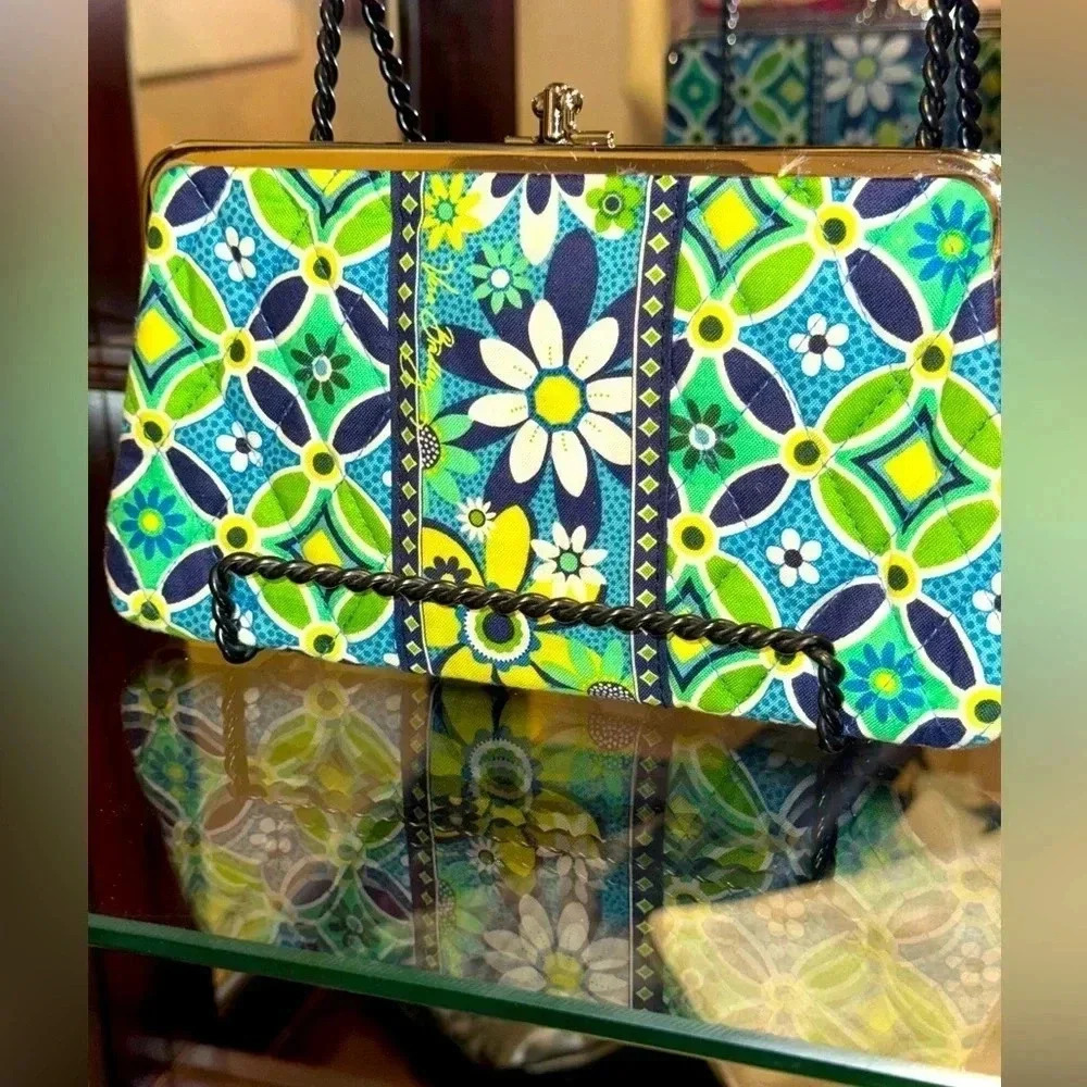 VERA BRADLEY RETIRED DAISY DAIDY PATTER DOUBLE KISS LOCK CLUTCH GRN BLUE
